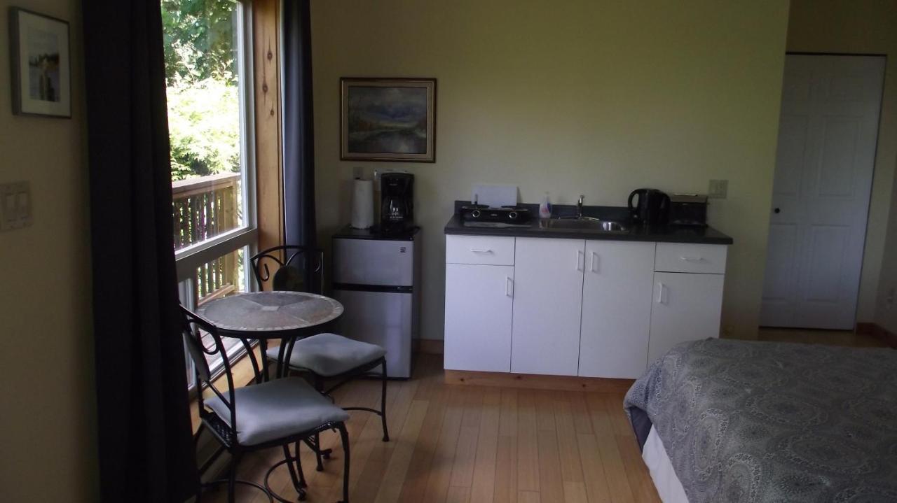 Secret Cove Cottage Suites Halfmoon Bay Exterior foto